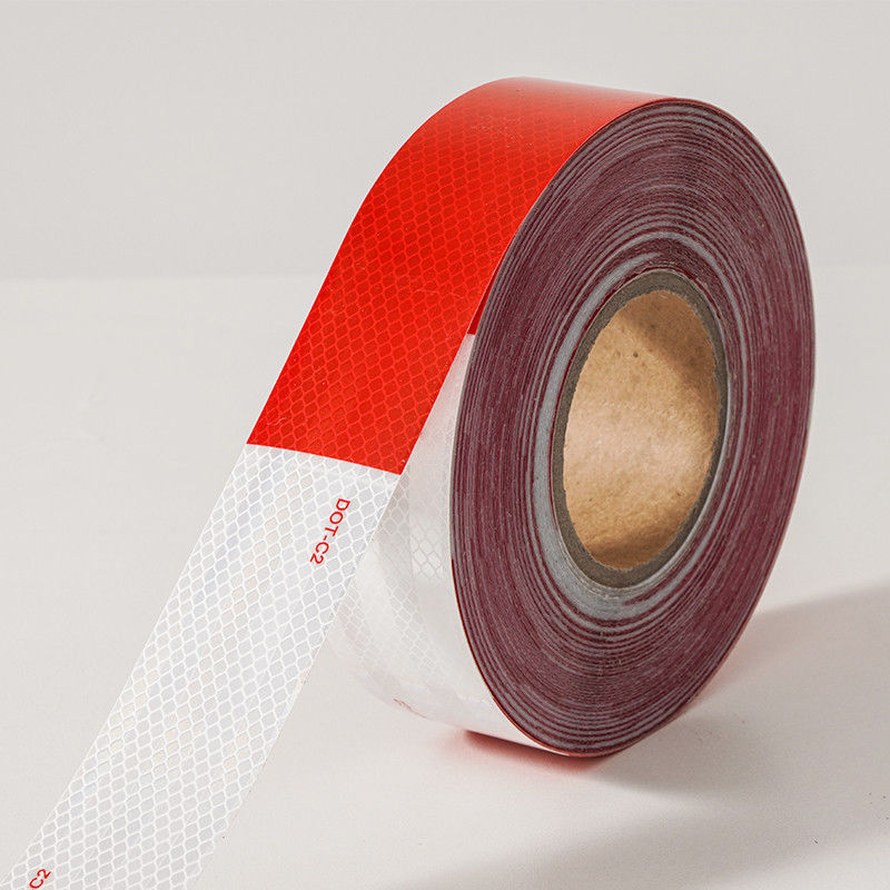 50mm 2 ίντσες λευκό κόκκινο κόλλημα DOT C2 αντανακλαστική ταινία ασφαλείας αυτοκόλλητα σε φορτηγό για οχήματα