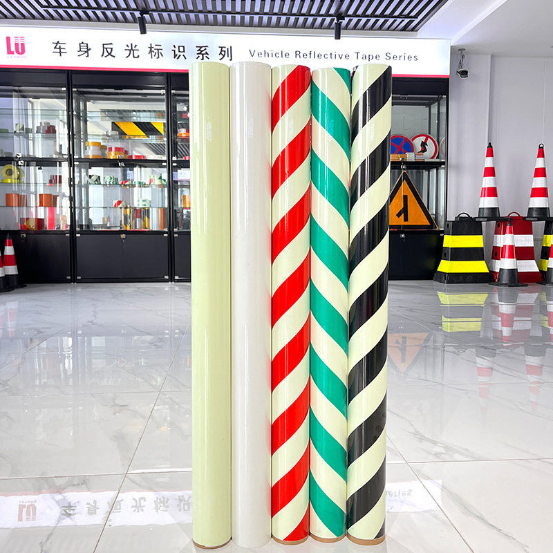 Υλικό PVC PET 8-10h Αυτοκόλλητη λάμψη στο σκοτάδι Αντανάκλαση αυτοκόλλητο αυτοκόλλητο Φωτοφωτισμός για προειδοποίηση έκτακτης ανάγκης