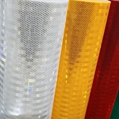 Καλή τιμή Ανακλαστικό φύλλο Diamond Grade διάρκειας 10 ετών με ευαίσθητη στην πίεση κόλλα και κατασκευή πλήρους πρισματικού κύβου σε απευθείας σύνδεση