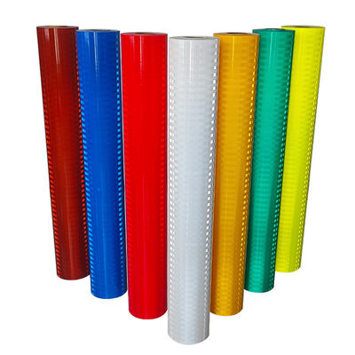 Καλή τιμή Μηχανικό βαθμό Πρισματικό ανακλαστικό φύλλο με 7 χρόνια αντοχή για προειδοποιητικά οδικά σήματα σε απευθείας σύνδεση